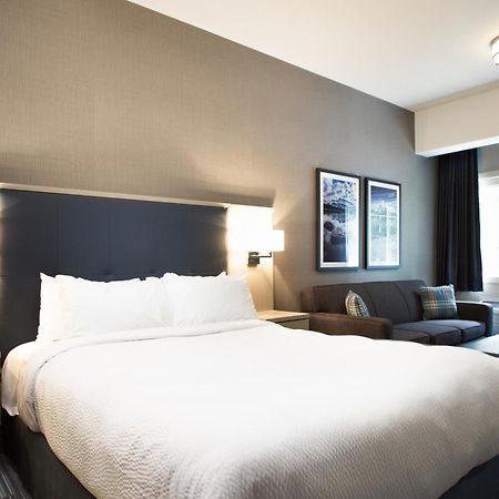 เมาน์เท็นเนียร์ ลอดจ์ Hotel เลคหลุยส์ ภายนอก รูปภาพ
