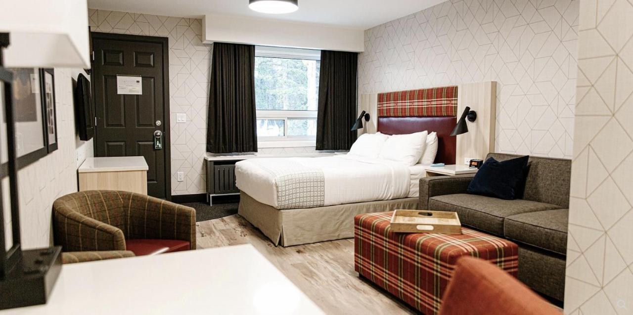 เมาน์เท็นเนียร์ ลอดจ์ Hotel เลคหลุยส์ ภายนอก รูปภาพ