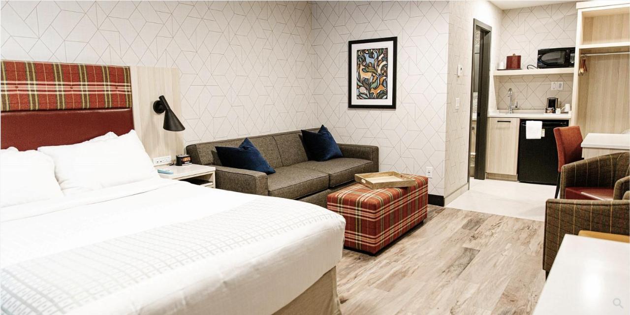 เมาน์เท็นเนียร์ ลอดจ์ Hotel เลคหลุยส์ ภายนอก รูปภาพ