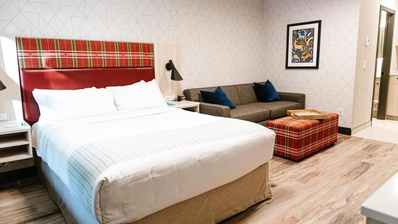 เมาน์เท็นเนียร์ ลอดจ์ Hotel เลคหลุยส์ ภายนอก รูปภาพ