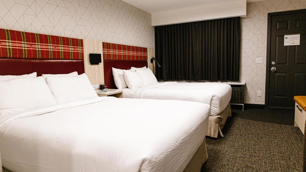 เมาน์เท็นเนียร์ ลอดจ์ Hotel เลคหลุยส์ ภายนอก รูปภาพ