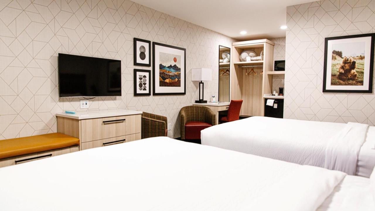เมาน์เท็นเนียร์ ลอดจ์ Hotel เลคหลุยส์ ภายนอก รูปภาพ